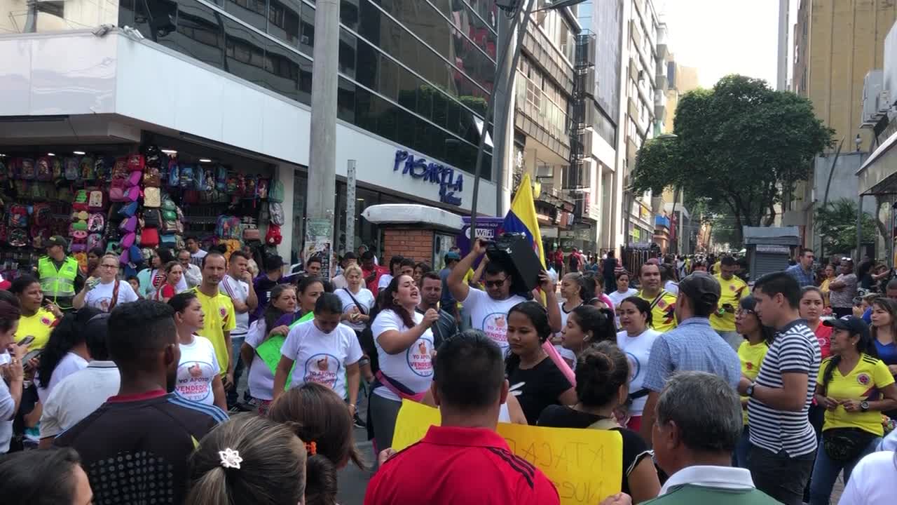 Marcha de vendedores informales en el centro de Bucaramanga