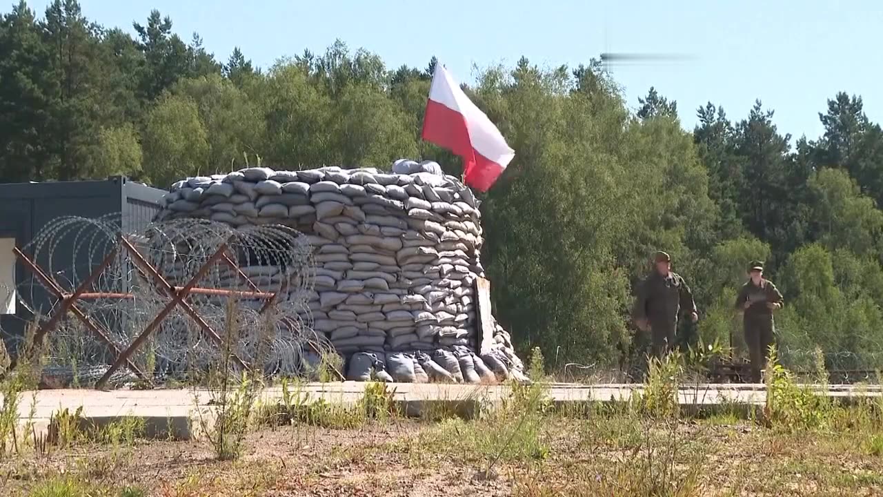 Poland increase number of troops protecting its border with Belarus