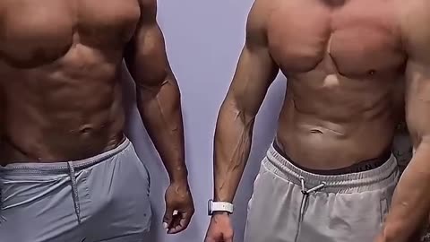 Larry Wheels vs Joesthetics: Who’s playing the Piano chest ?