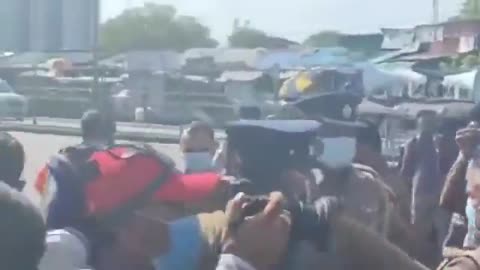 In Sri Lanka è caccia aperta ai politici