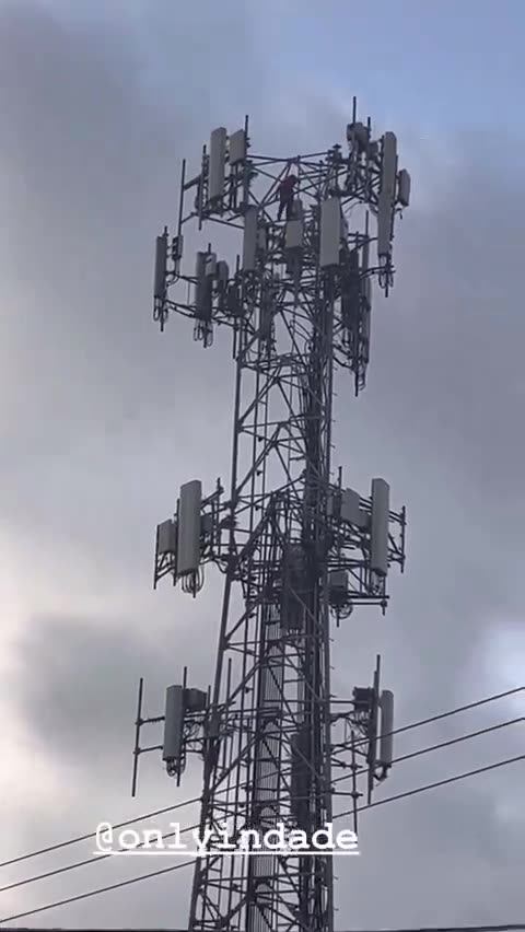 Man Who Claimed To Be A T-Mobile Employee Shut Down Power To Cell Tower…Made Threats And Threw Items