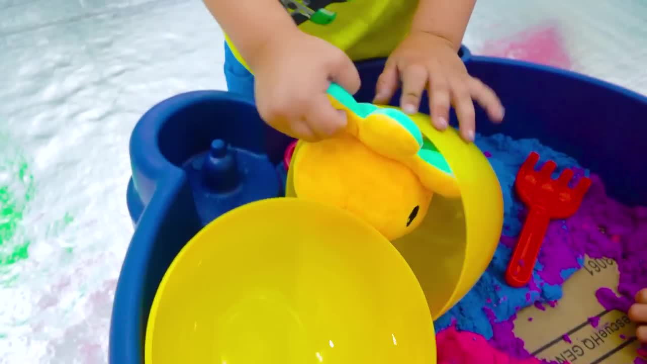 Vlad and Niki Inside the Magic Cube Challenge