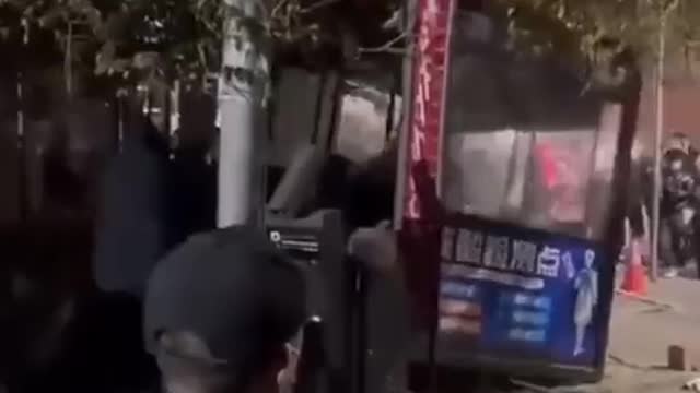 CHINA - Protesters reportedly destroyed COVID testing points in Lanzhou