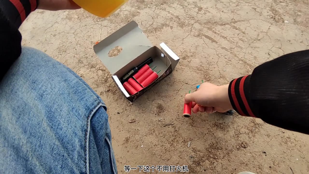 Will firecrackers be more powerful if they are tied with a lighter?鞭炮绑上打火机会不会威力更大？