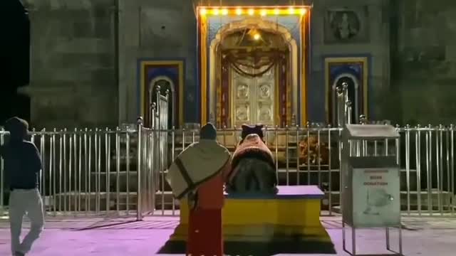 Kuch adhure khwayishe jeene ka mazaa deti hai