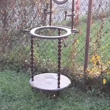 The coolest mirror in a Tennessee alley.