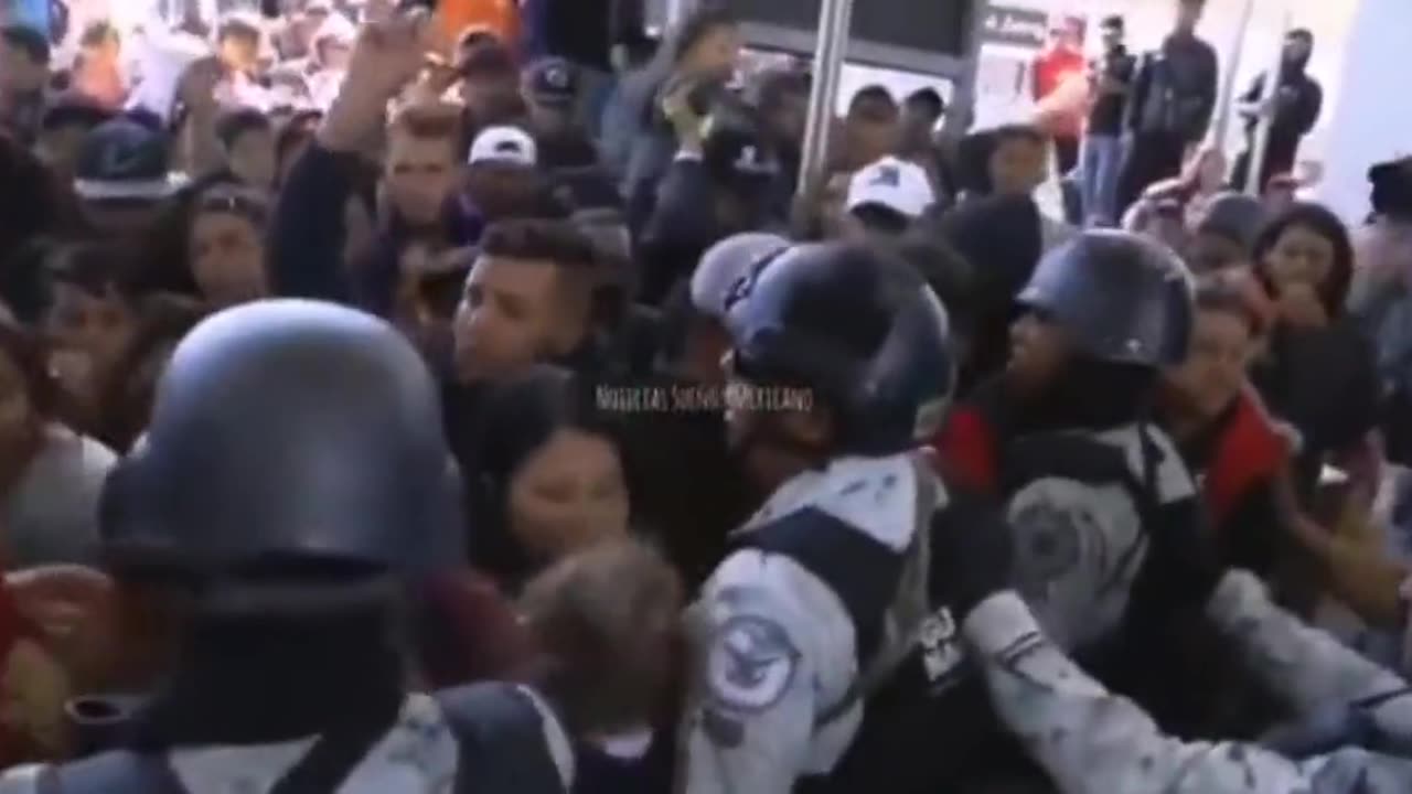 Massive caravan of illegals headed over the border.