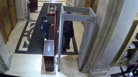 0163USCH01HouseCarriageDoor_2021-01-06_11h51min15s920ms.mp4