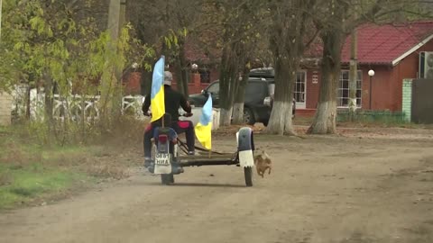 Ukraine troops met with joy as Russia abandons Kherson