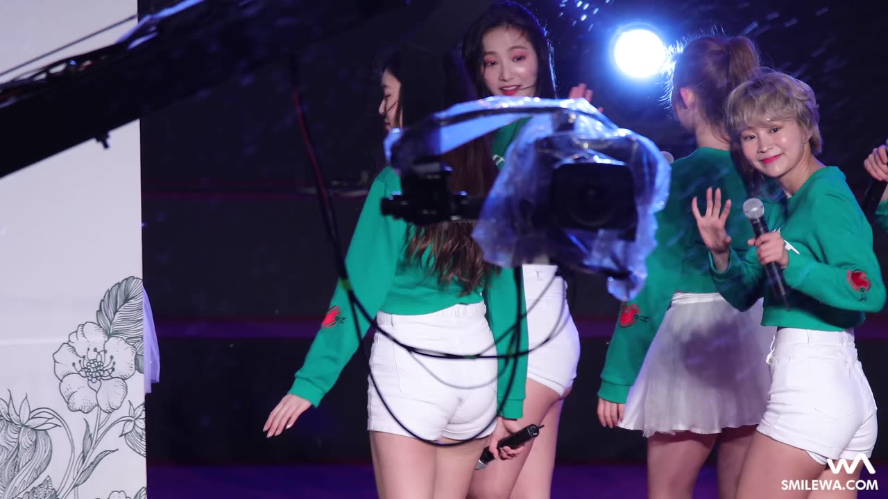 180404 Momoland Nancy Fancam 'BBoom BBoom' @ Nonsan Strawberry Festival 4K Fancam by -wA-