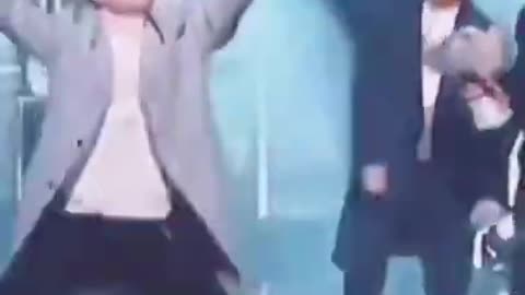 Bts funny dance.😂😂