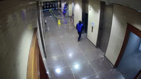 8003FCOB01ElevatorLobby_2021-01-06_06h40min00s623ms.mp4