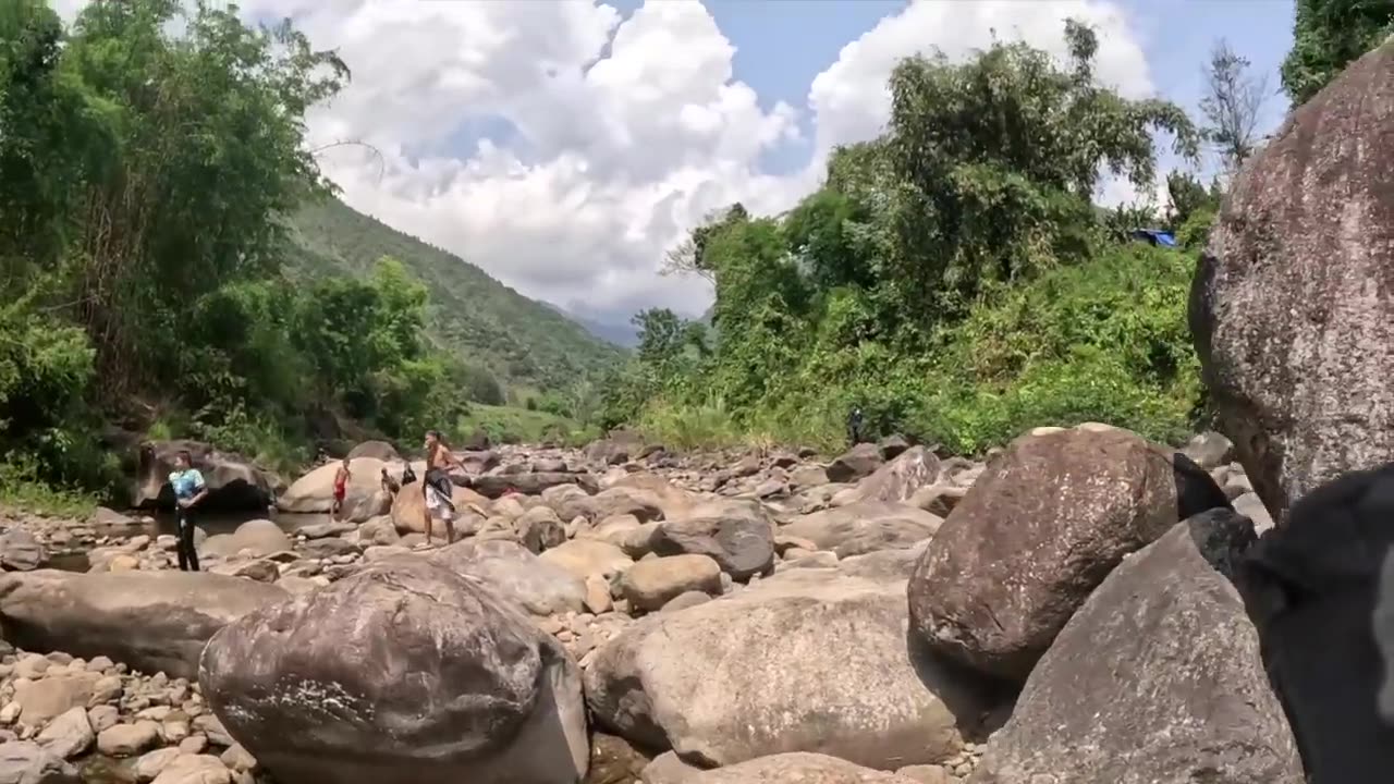 Sneaking Across the Border from Vietnam into China 🇻🇳 🇨🇳