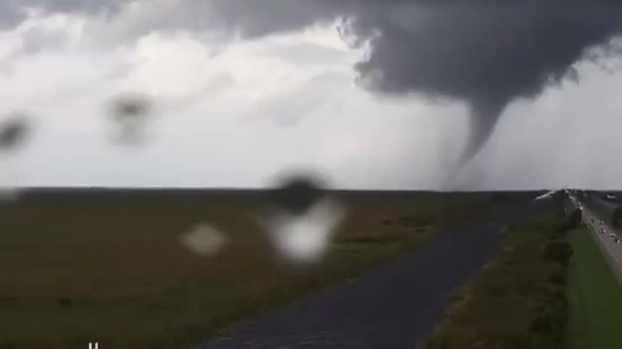 Tornado crossing I-75 west of Fort Lauderdale, Florida