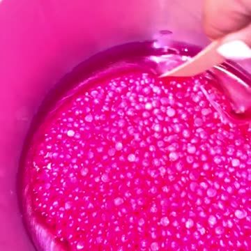 Unveiling the Art: @sammy.the.esti Demonstrates Melting Sexy Smooth Tickled Pink Hard Wax!