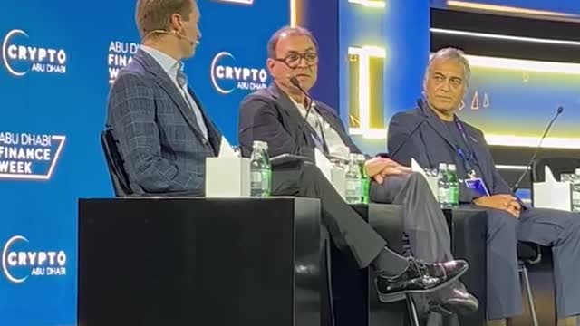 Economics Professor Nouriel Roubini says @cz_binance is a walking time bomb.