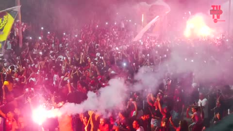 Torcida do Vitória faz linda festa com o Corredor Rubro-Negro em Chamas