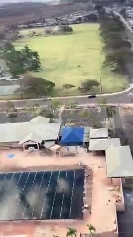 WOW! The Maui 🔥FIRES🔥 miraculous missed those Waterfront Mansions of the SUPER RICH. Amazing!!