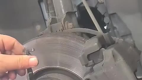 Dismantling and repairing small parts of brake disc