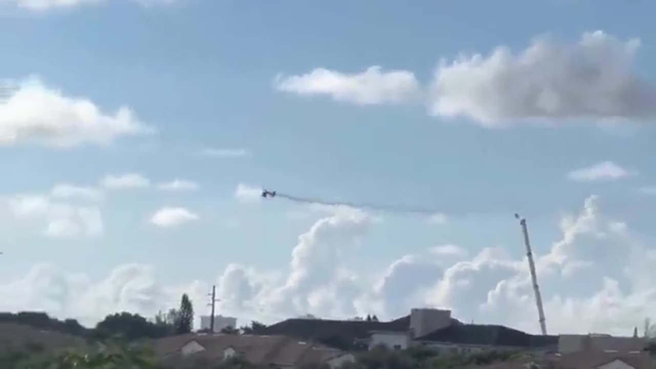 Helicóptero dos Bombeiros cai na Flórida.