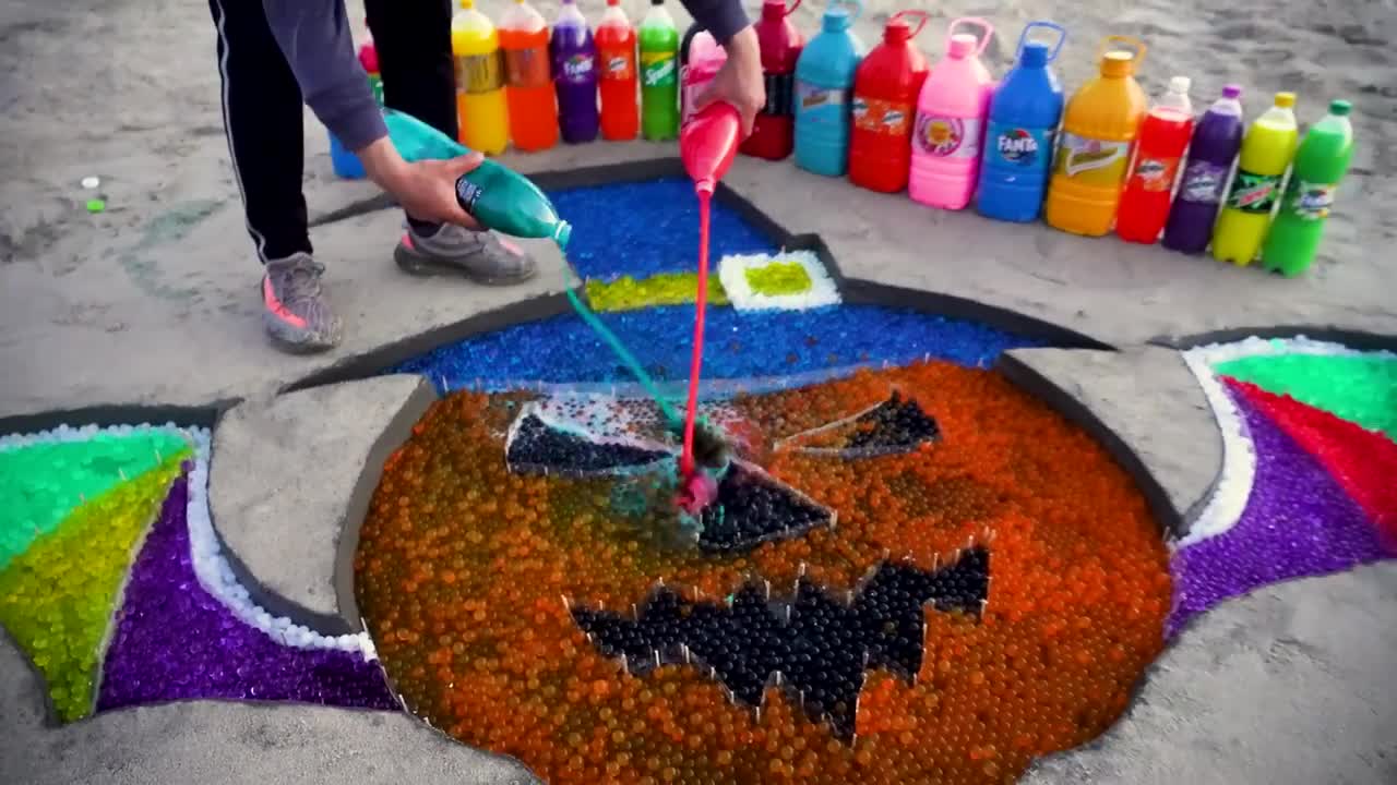 How to make Rainbow Halloween Pumpkins with Orbeez, Big Fanta,Coca Cola vs Mentos and Popular Sodas3