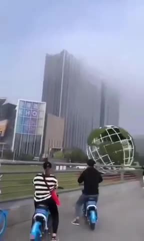 SHENYANG, CHINA: Strange light phenomenon caught on video..