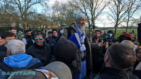 MUSLIM MOCK THE PREACHER THEN IT BACKFIRE. SPEAKERS CORNER