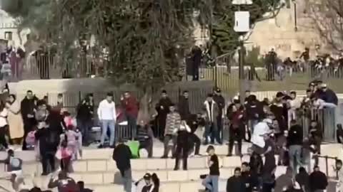 Israeli police beats a 12 year old girl in East Jerusalem