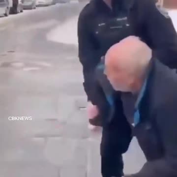 78 yr old Man Arrested & Manhandled by Canadian Police for Honking Horn @ Trucker Protest