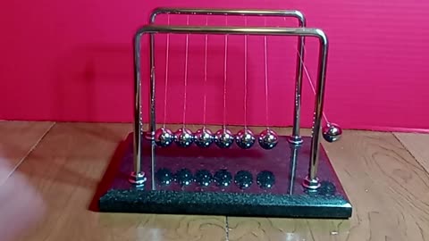 Fooling Newton's Cradle