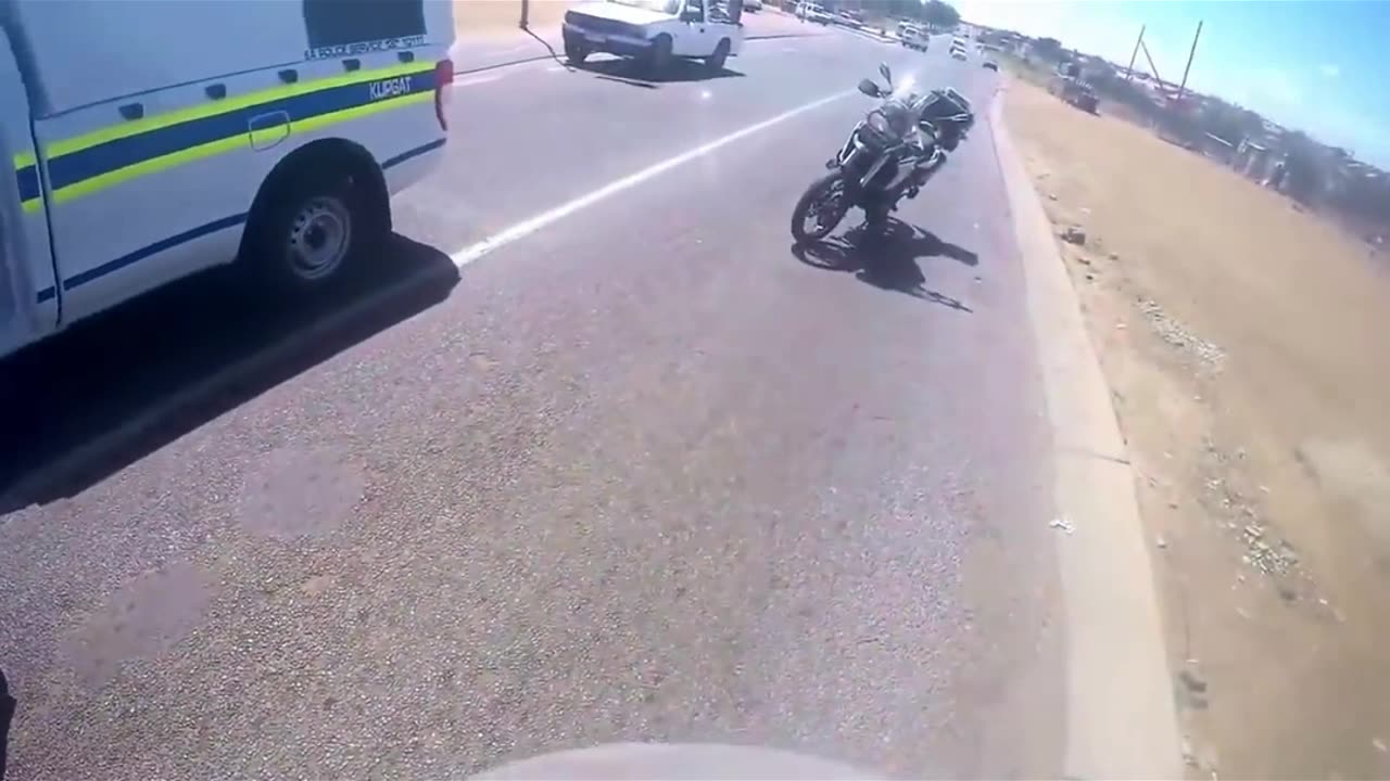 South African police bike chase and arrest