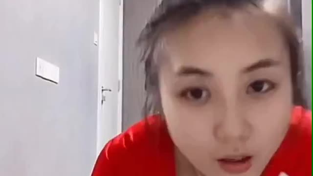 accidentally exposed herself while she was broadcasting a live video66