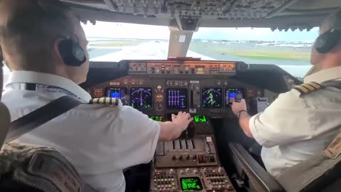 BOEING 747 TAKEOFF from JFK Airport