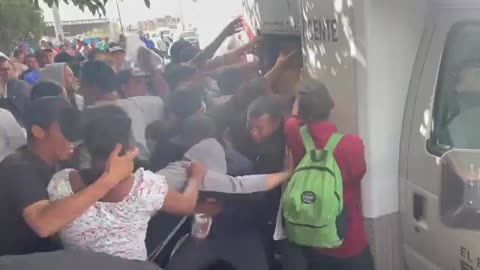 MAJOR: Migrants In El Paso Fight For Supplies As The City Declares A State Of Emergency.