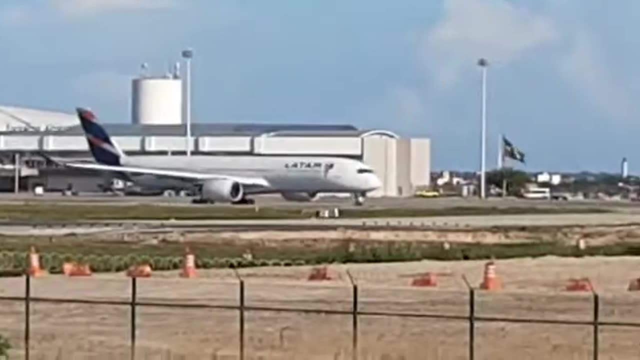 Airbus A350-900 PR-XTD taxiando no Aeroporto de Fortaleza(28/05/2020)