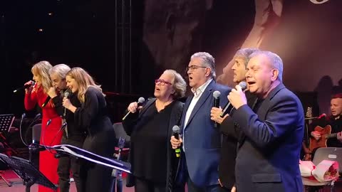 Και στα φωνητικά πολυ καλός ο Κουτσουμπας.