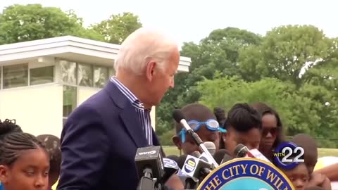Biden likes kids jumping on his lap