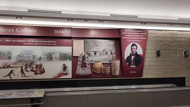 ATLANTA AIRPORT CONCOURSES DISPLAYS