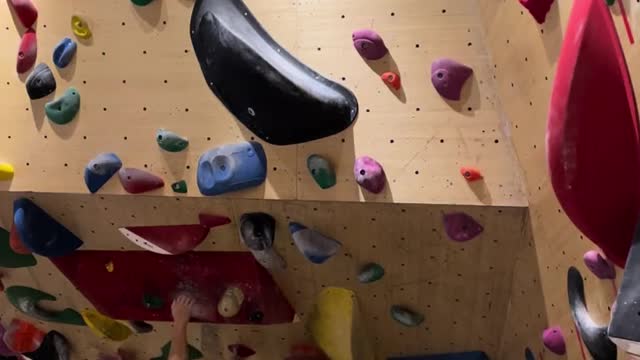 Rock climbing v4 left