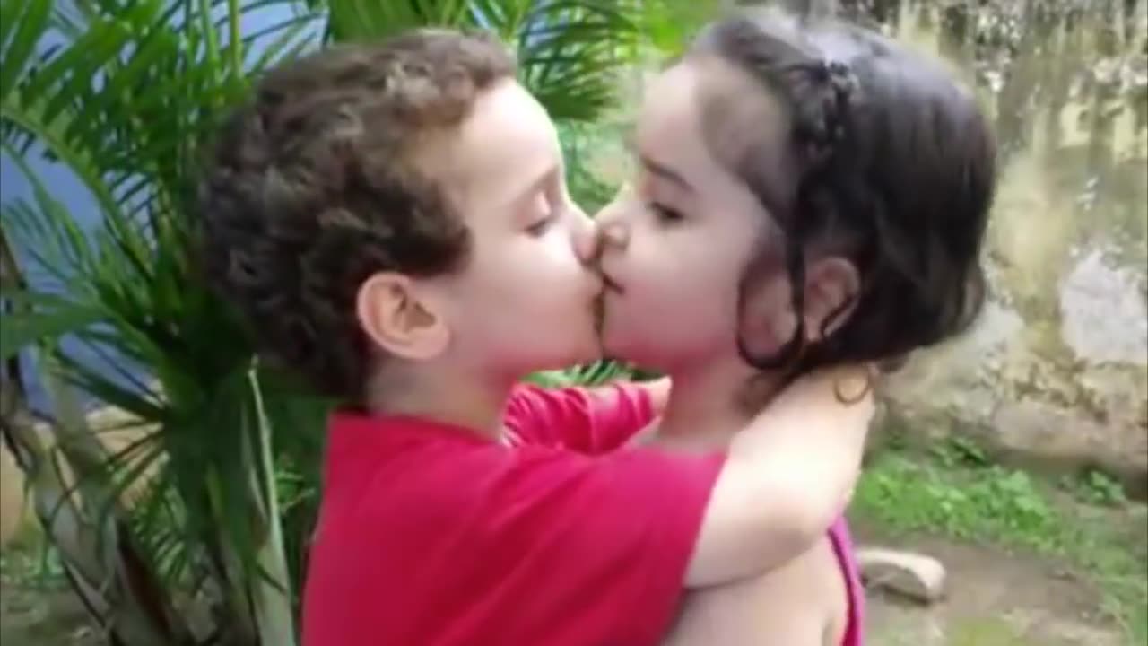 funny First Kiss kids