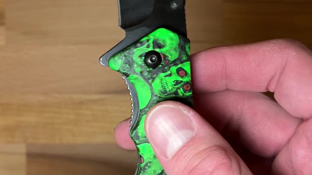 Digital Camo (Green Skull) | Master USA - AO Rescue Knife