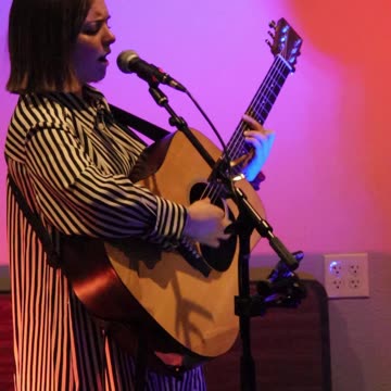 Tae Lights Up Dairyland Brew Pub: A Night of Soulful Melodies