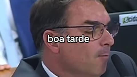 Flávio Bolsonaro expõe hacker fajuto