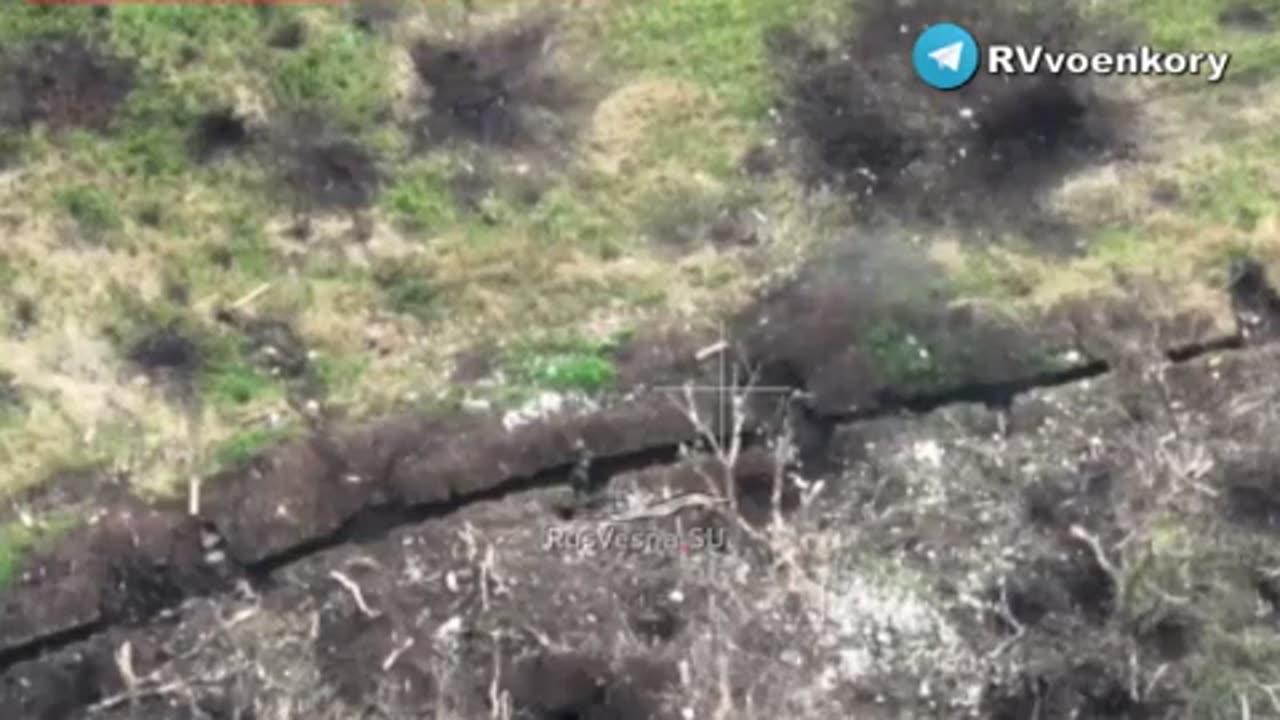 💣 Ukrainian Soldiers Walk Through Mined Trench near Bakhmut | Real Combat Footage