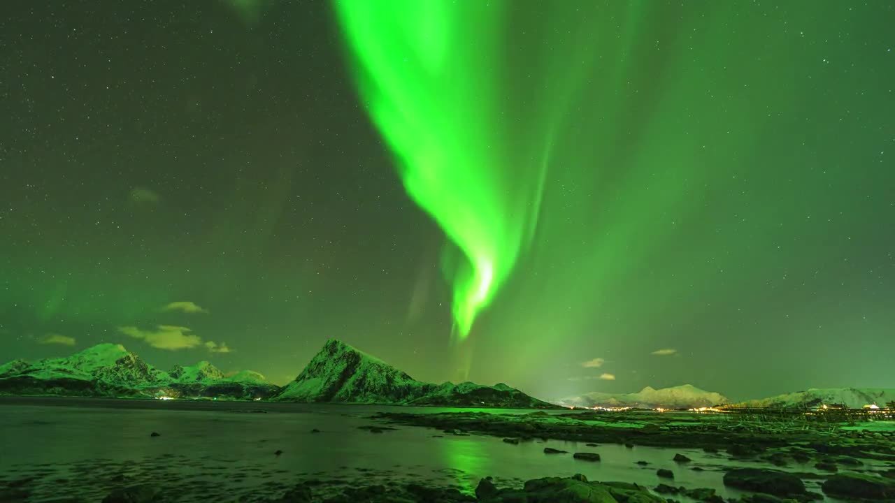 Epic timelapse footage of the Northern Lights