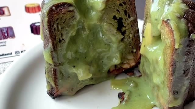 Trying Green Tea Canele, Delicious Sweet with Melted Matcha Custard Inside