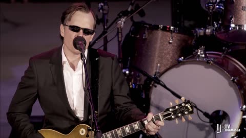 Joe Bonamassa Official - ＂Sloe Gin＂ - Muddy Wolf at Red Rocks