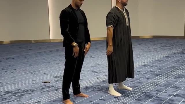 Andrew Tate Prays Salah In Abu Dhabi. Inshallah Allah Muslim?