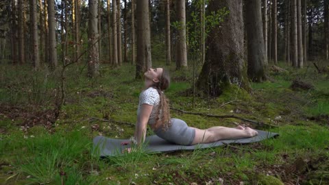 4K YOGA IN THE WOODS