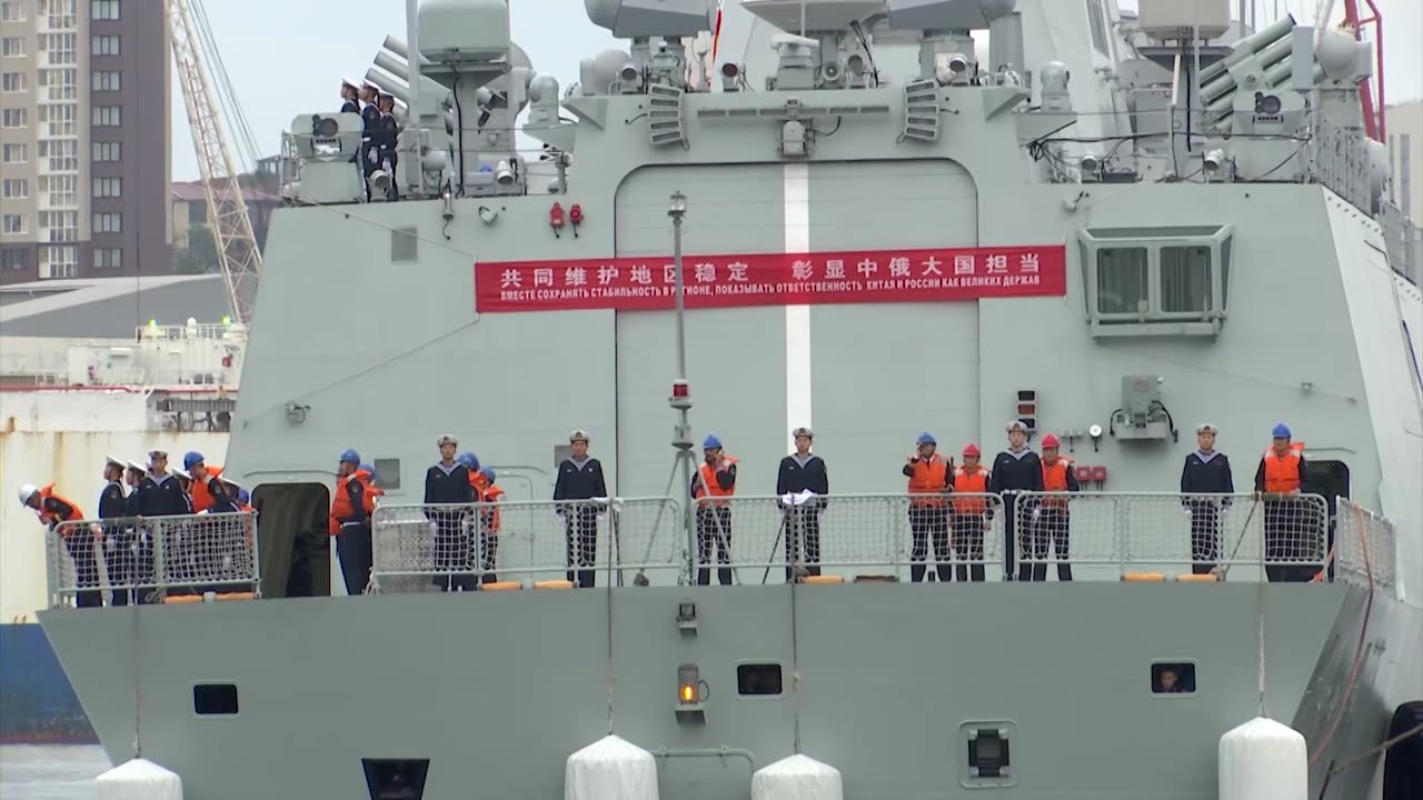 Arrival of two Chinese Navy ships in Vladivostok, in Russia